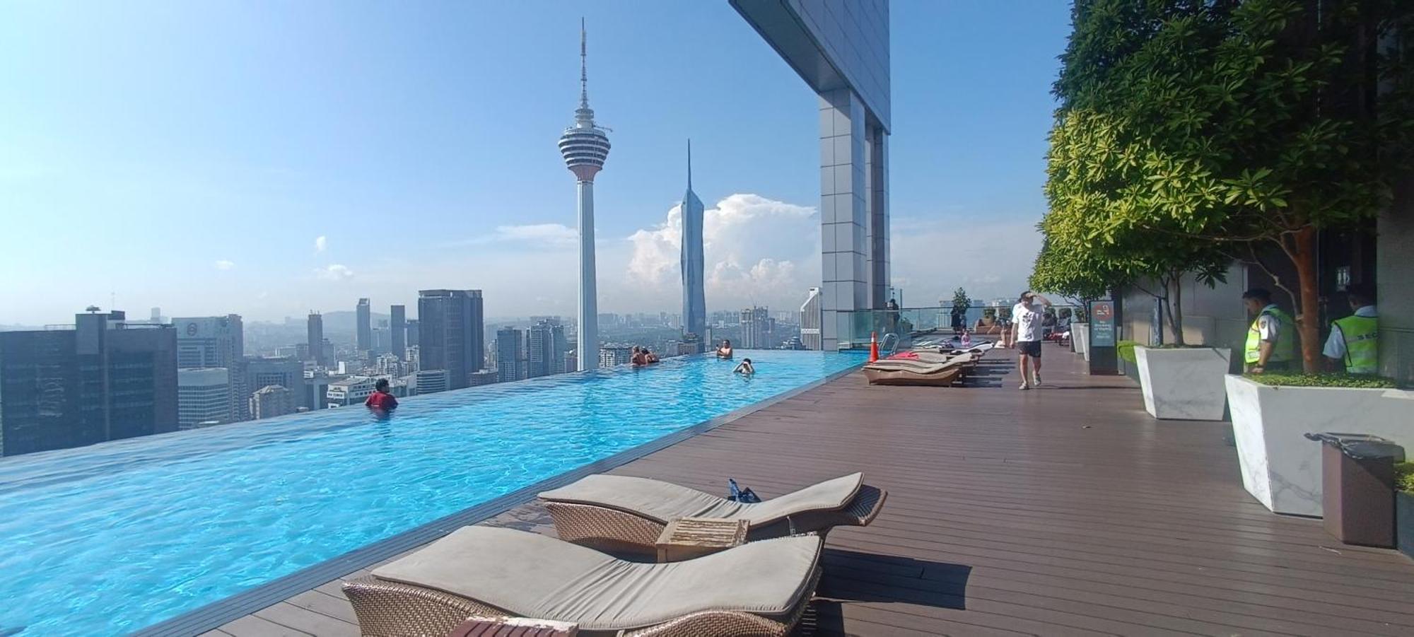 Sidemen At Platinum Klcc Pangsapuri Kuala Lumpur